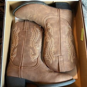 Mens size 8 cowboy boots. Worn once
